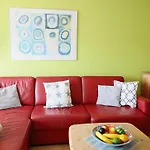 Geräumiges 2-Zimmer-Appartement in der 3. Etage des Hauses.